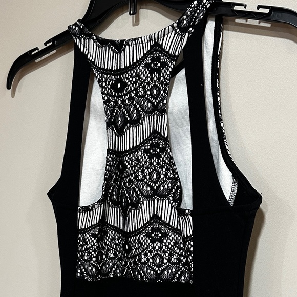 Semi Formal Lace Dress Size M - Picture 4 of 8